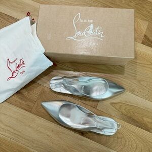 BNIB Christian Louboutin HOT CHICKITA SLING FLAT silver